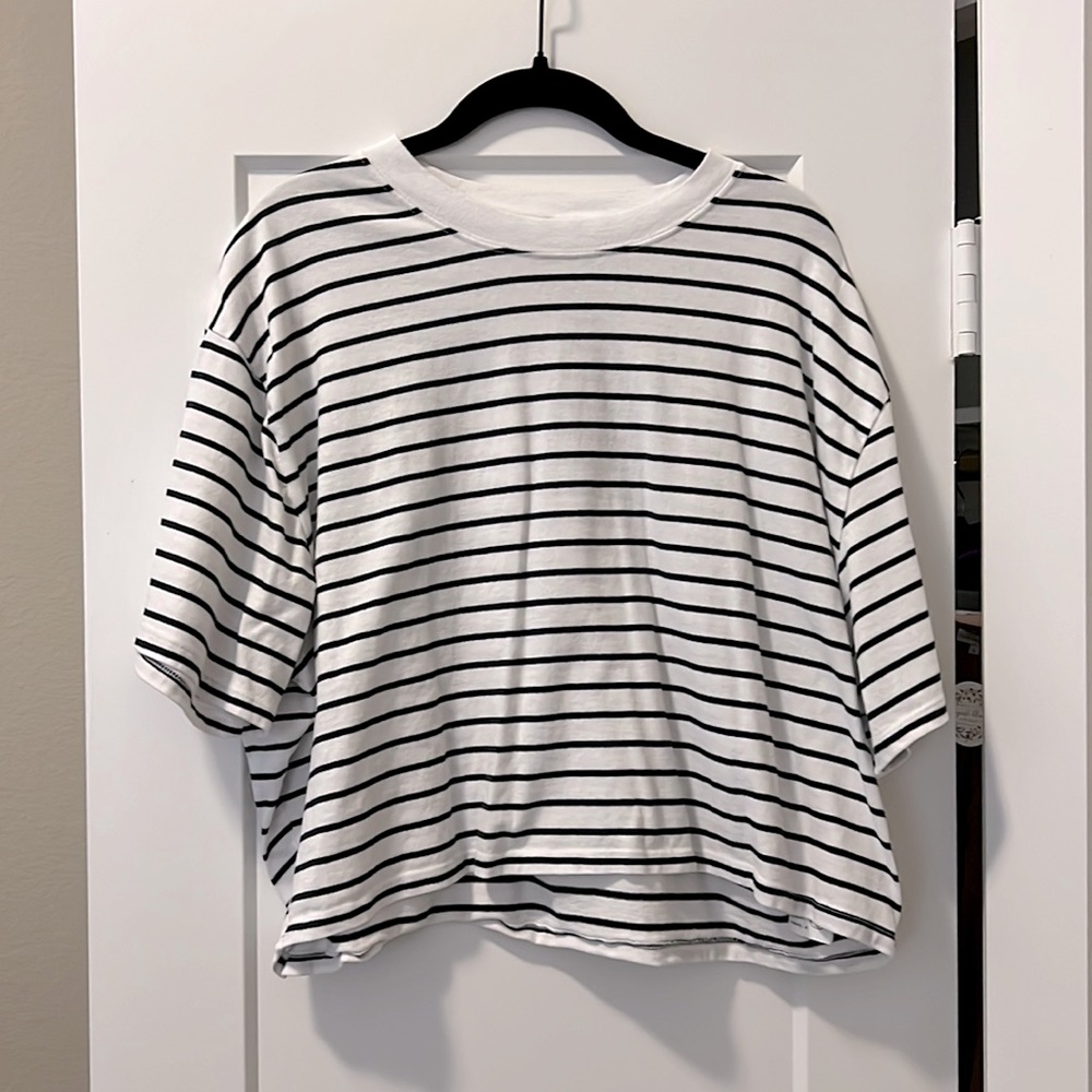 Abercrombie Cropped BF Navy Striped Tee - Size XL
